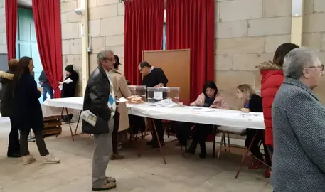 Votaci&oacute;ns o domingo 10 de novembro en mesas de Celanova