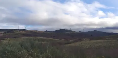 E&oacute;licos no Vieiro, desde a zona onde se proxecta outro pol&iacute;gono. Imaxe BNG
