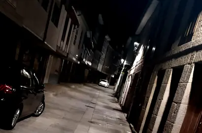 Imaxe iluminaci&oacute;n nocturna na r&uacute;a Manuel Lez&oacute;n