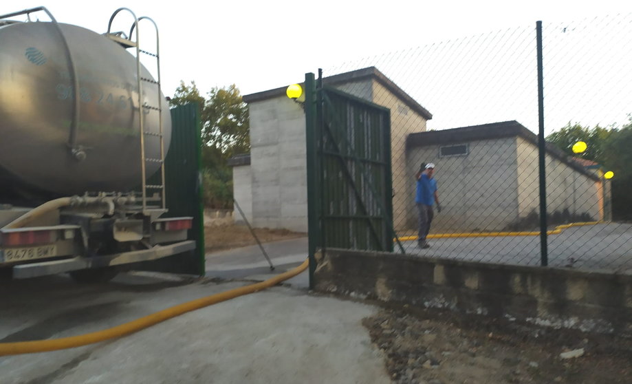 Descarga de auga no depósito de Pereira en presenza da alcaldesa o martes 8 de agosto (1)