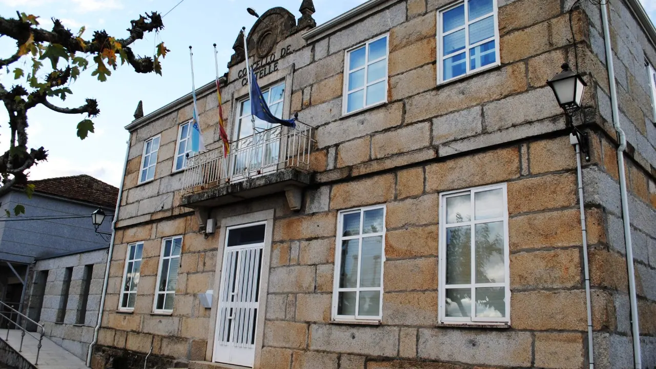 Casa do Concello. CARTELLE