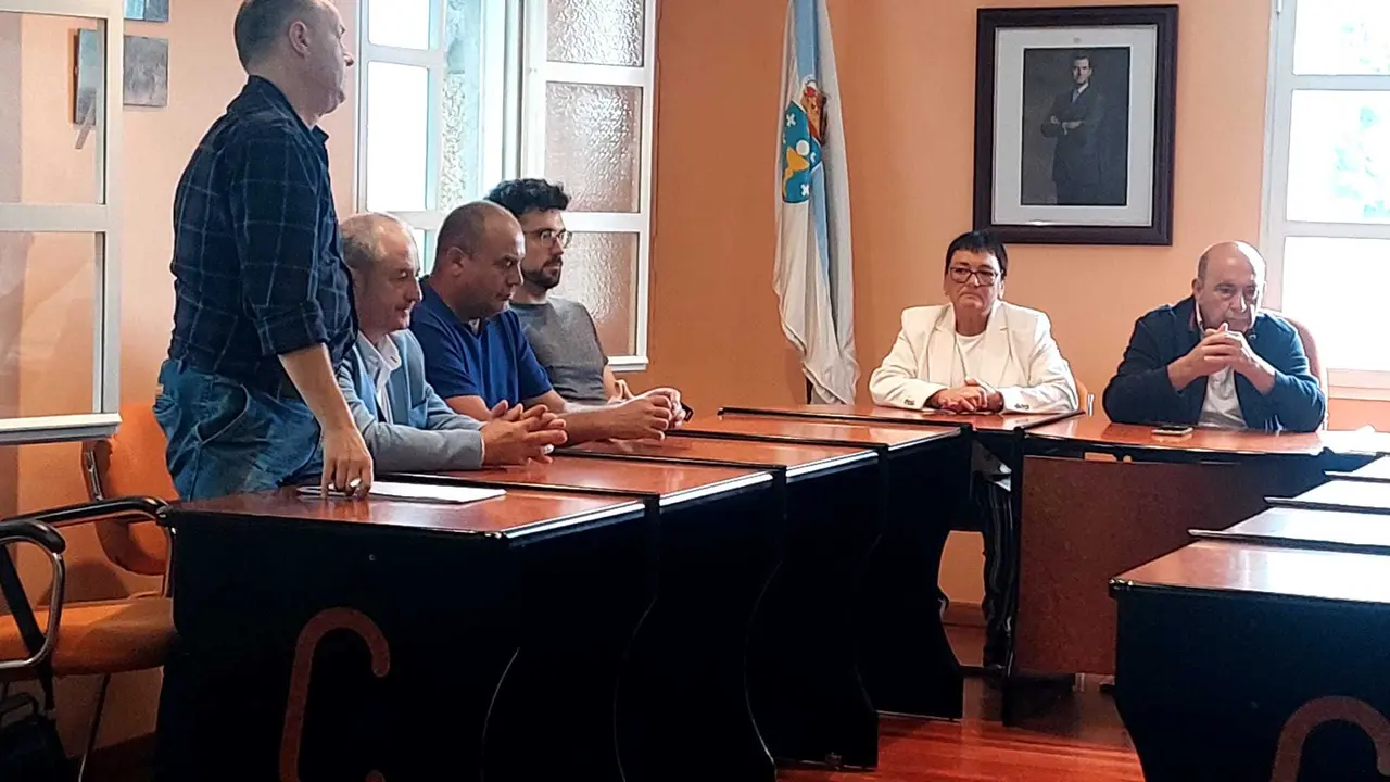 Manolo Ferro, concelleiro do BNG Cartelle no Pleno municipal de Cartelle