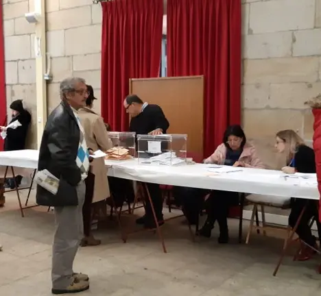 Votaci&oacute;ns o domingo 10 de novembro en mesas de Celanova