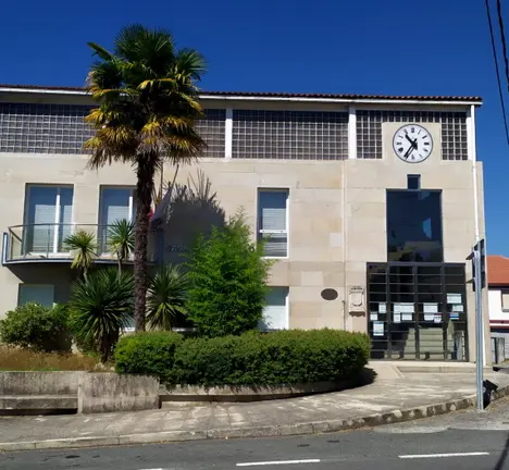 Fachada da Casa do Concello de Ramir&aacute;s, no Picouto (1)