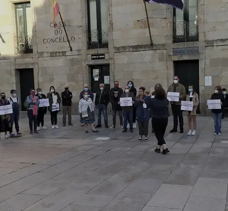 Protesta contra a violencia machista a finais do ver&aacute;n, en Celanova  (2)