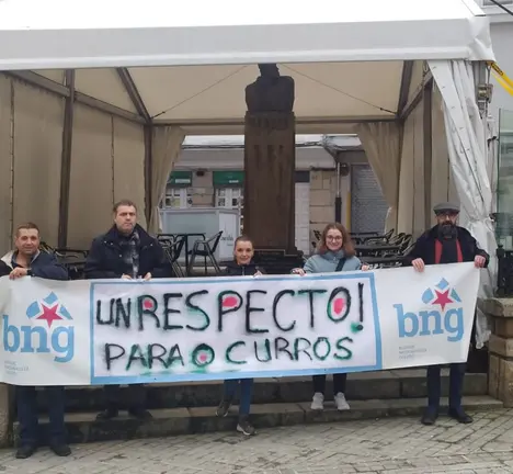 accion na estatua de Curros o 27 de dec de 2022