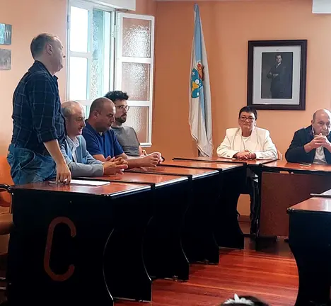 Manolo Ferro, concelleiro do BNG Cartelle no Pleno municipal de Cartelle
