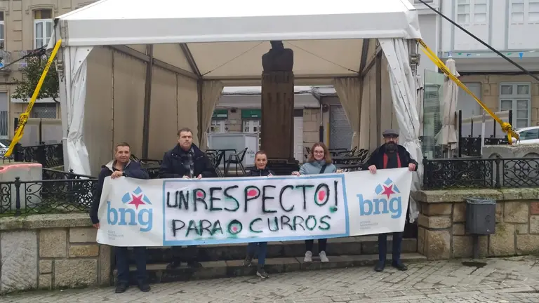 accion na estatua de Curros o 27 de dec de 2022